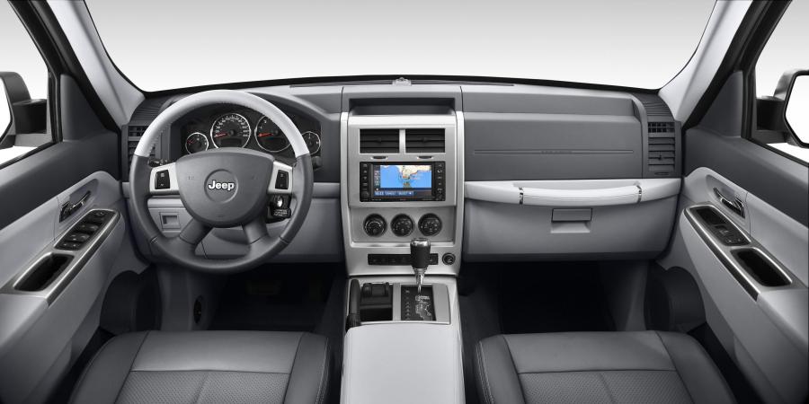  Jeep Cherokee 2008 года  (фото 12 из 161)